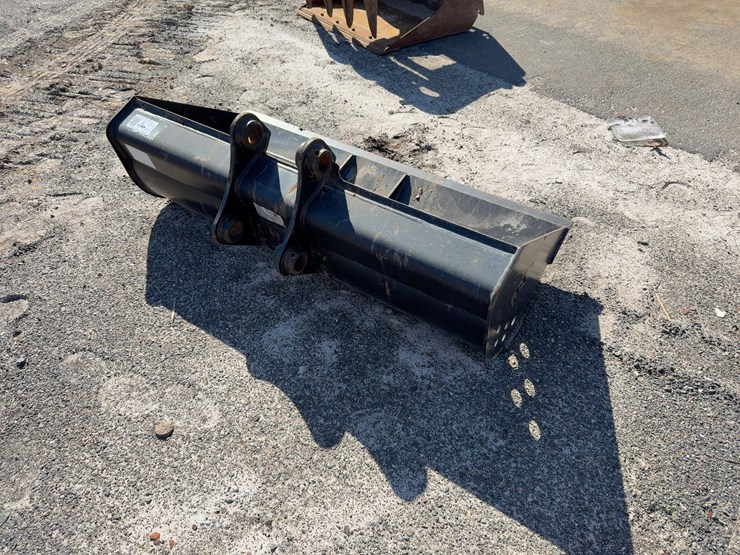 caterpillar-305-image-4