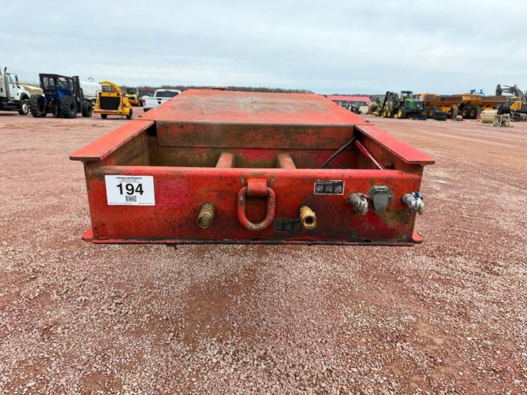 #194-•-lot-194-image-22