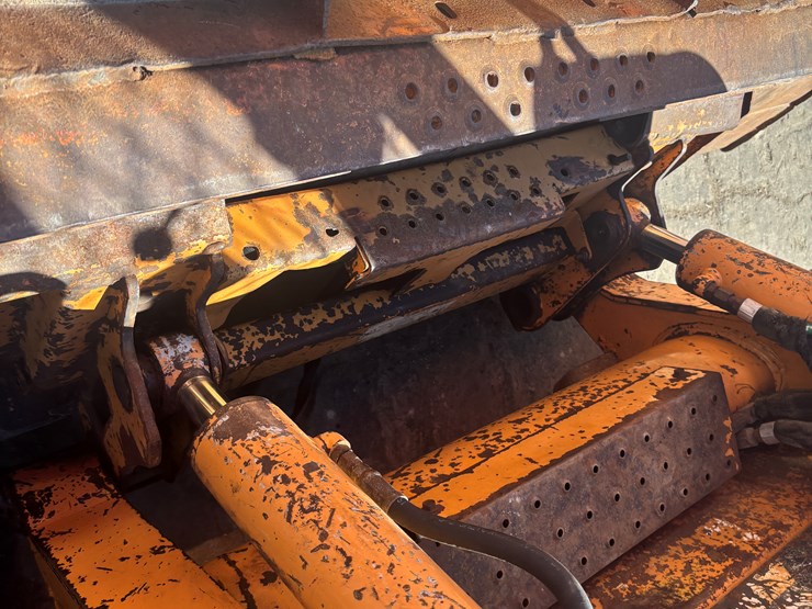 2011-case-sr220-image-46