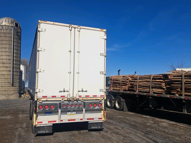 #131-•-2005-reitnourer-curtain-trailer-image-5