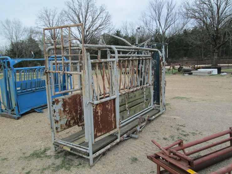 #37305-•-squeeze-chute-image-3