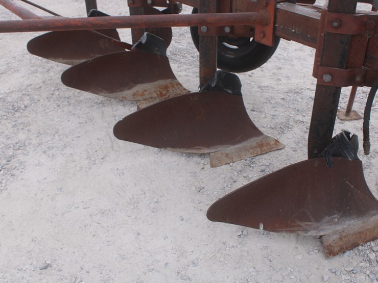 international-140-image-17