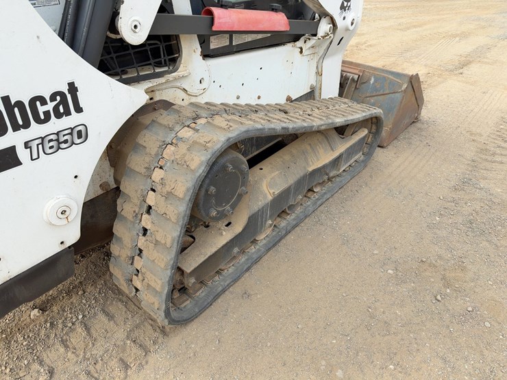 2016-bobcat-t650-image-14