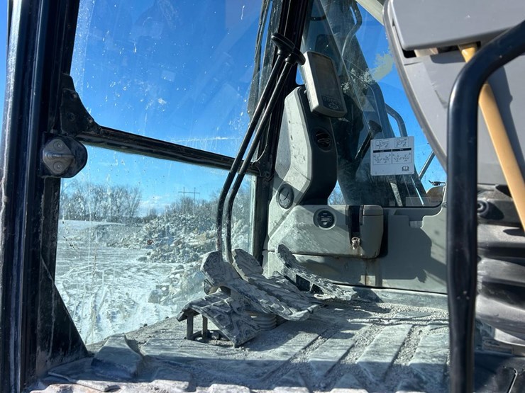 2018-caterpillar-336f-image-28