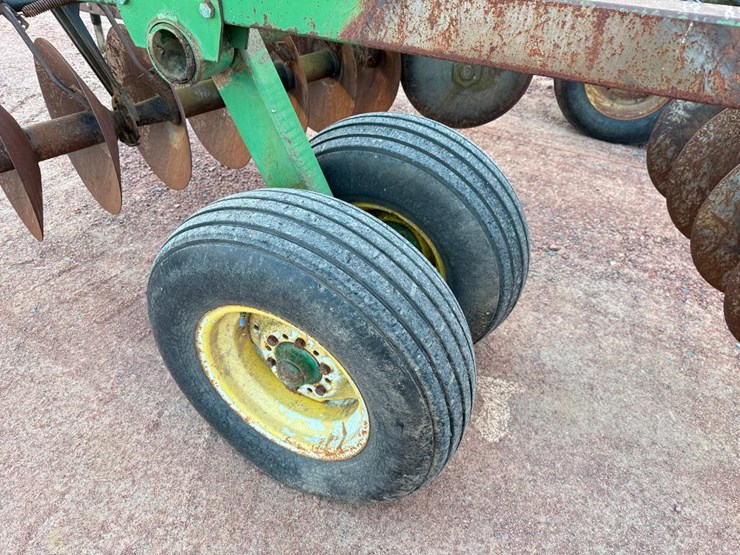 john-deere-210-image-6