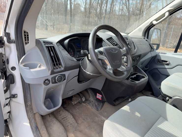 2016-ford-transit-image-17