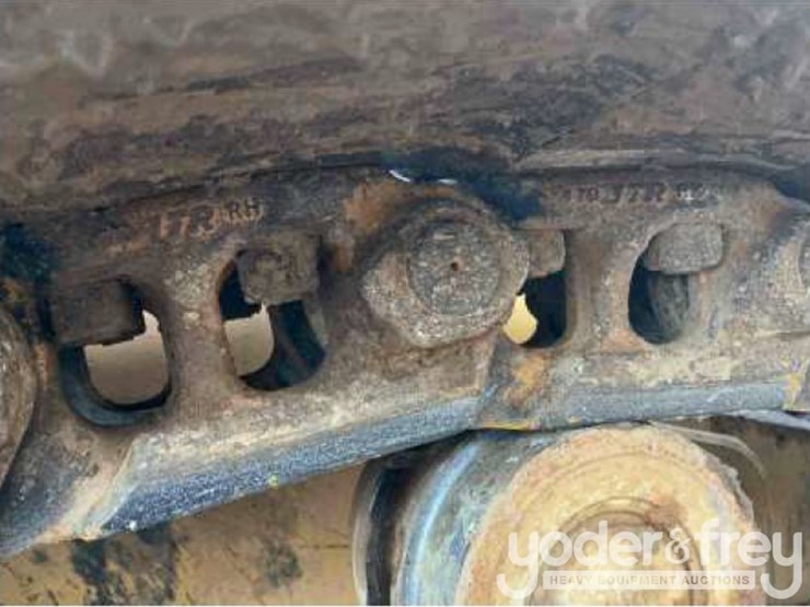 2014-caterpillar-d6k2-xl-image-18