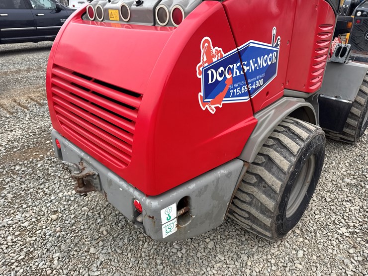 2014-takeuchi-tw40-image-30