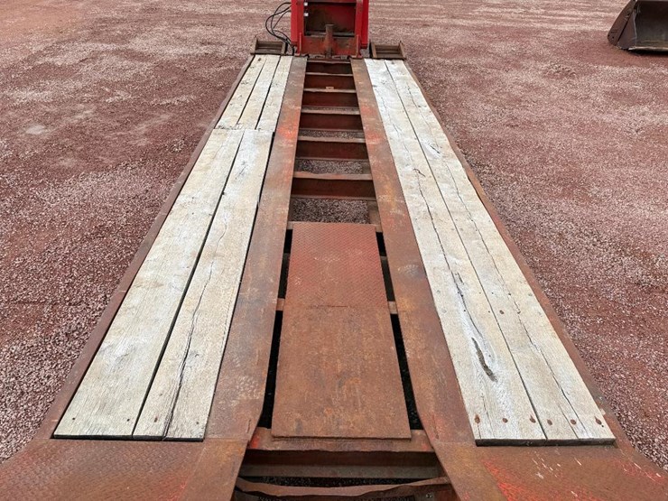 #194-•-lot-194-image-35