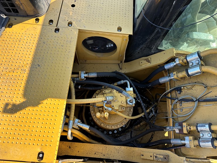 2011-caterpillar-336dl-image-38