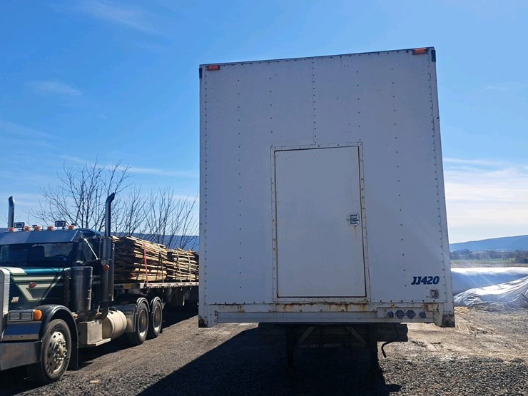 #131-•-2005-reitnourer-curtain-trailer-image-8