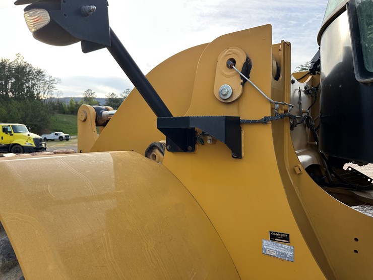 2012-caterpillar-950k-image-18