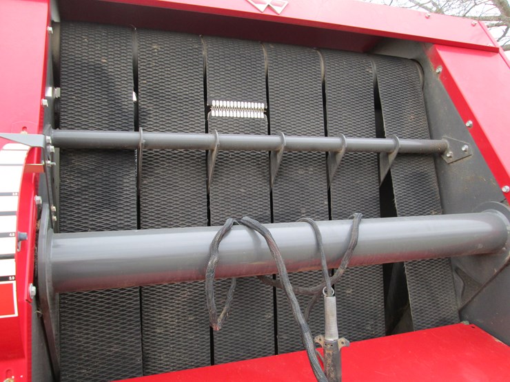 massey-ferguson-1745-image-16