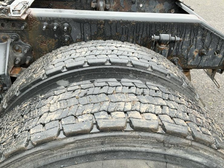 #126-•-2009-volvo-isx-semi-truck-image-72