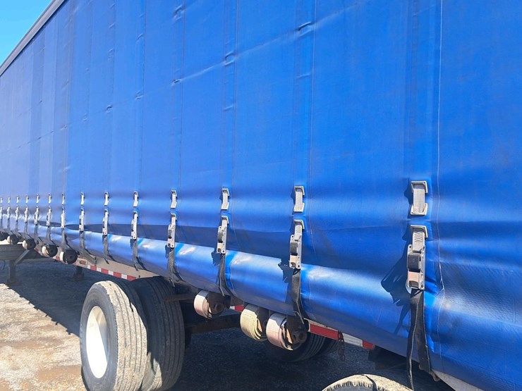 #131-•-2005-reitnourer-curtain-trailer-image-39