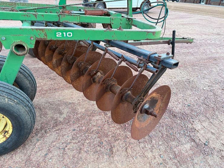 john-deere-210-image-15