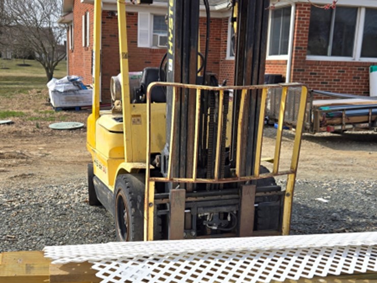#110a-•-benefit-lot-2000-hyster-cap-forklift-image-6