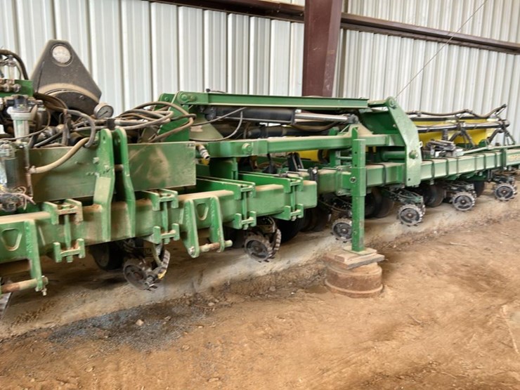 john-deere-1720-image-4