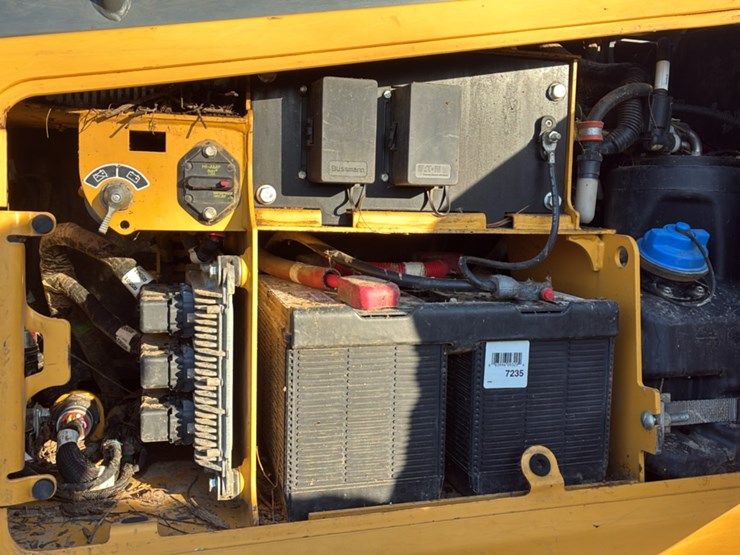 2019-deere-650k-lgp-image-26