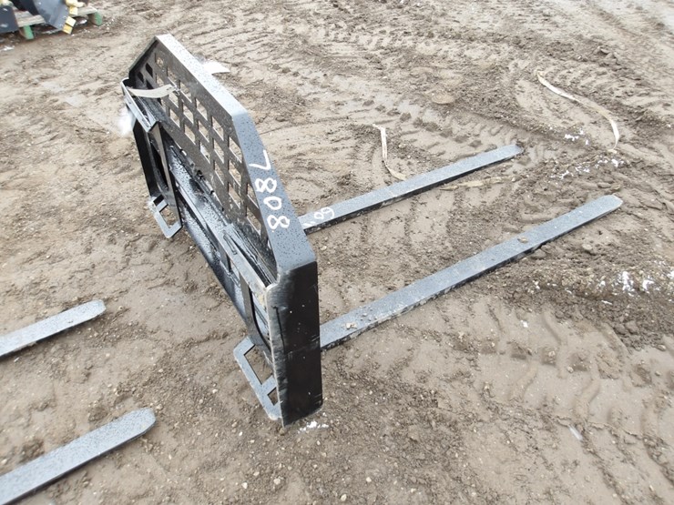 #7808-•-60"-skid-steer-forks-image-4