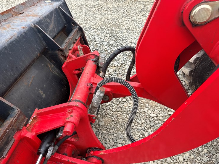 2014-takeuchi-tw40-image-14