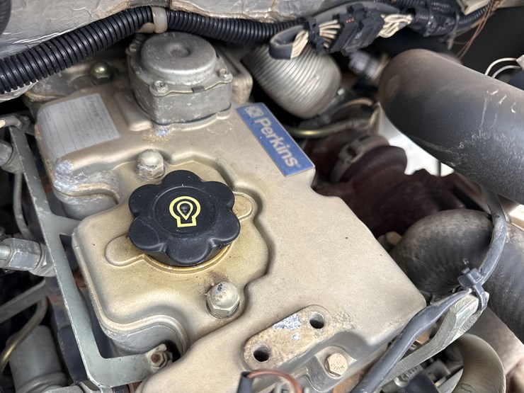 2014-takeuchi-tw40-image-37