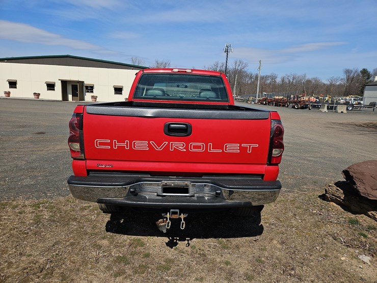 2005-chevrolet-2500hd-image-4