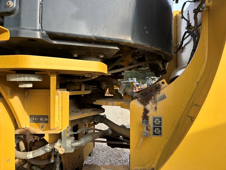 2012-caterpillar-950k-image-29