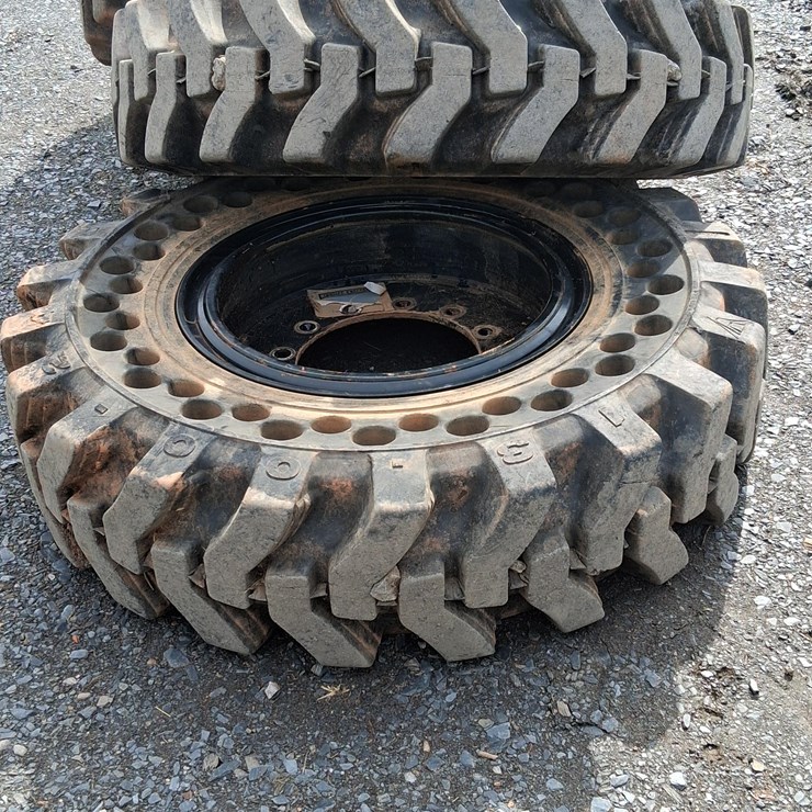 #103 • Solid Rubber Telehandler Tires