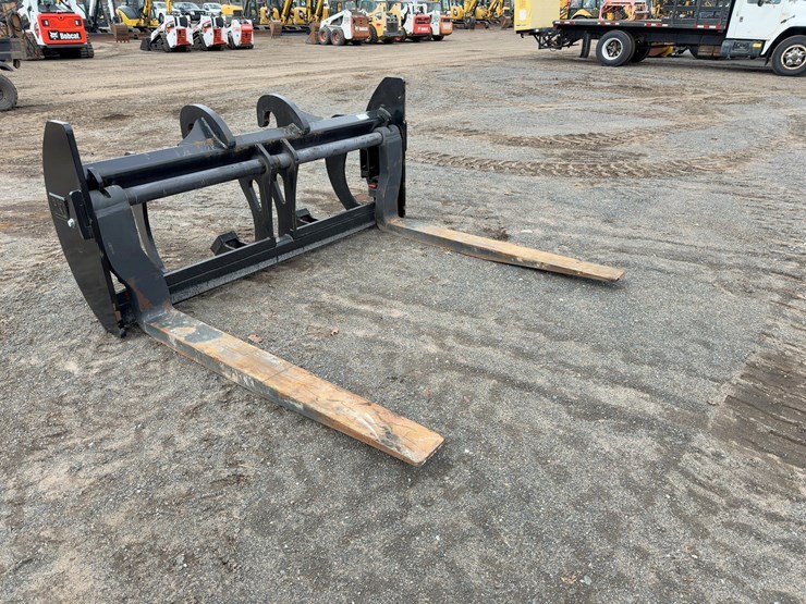 caterpillar-72"-wheel-loader-forks-image-5