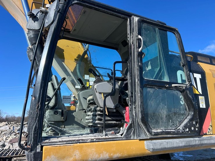 2018-caterpillar-336f-image-27