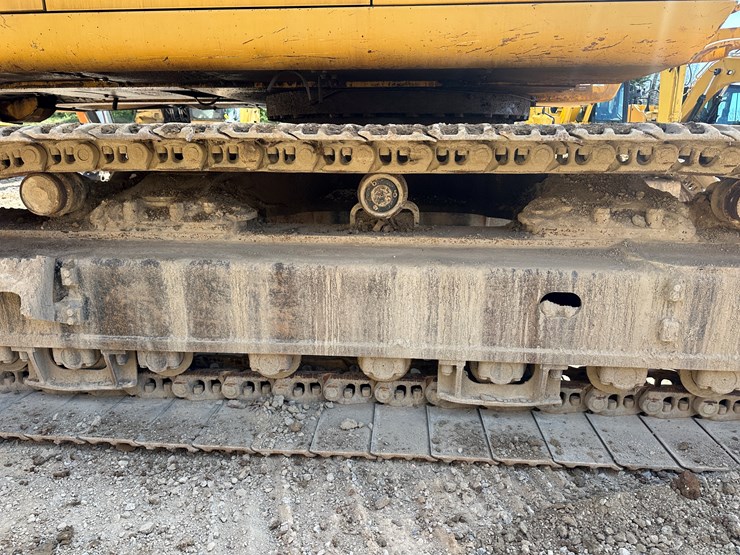 2016-deere-470g-lc-image-56