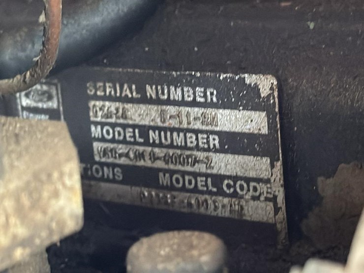 #106-•-1994-jlg-rough-terrain-scissor-lift-image-10