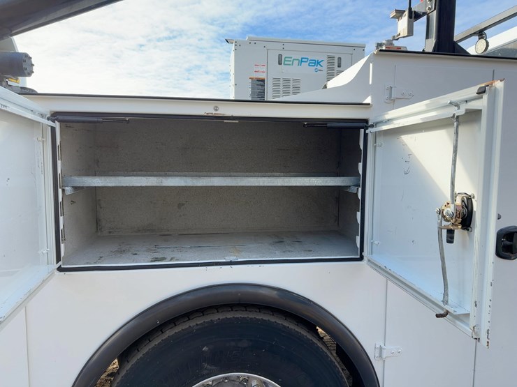 2017-kenworth-t270-image-22