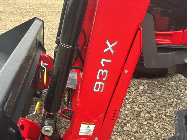 2023-massey-ferguson-4707-image-14