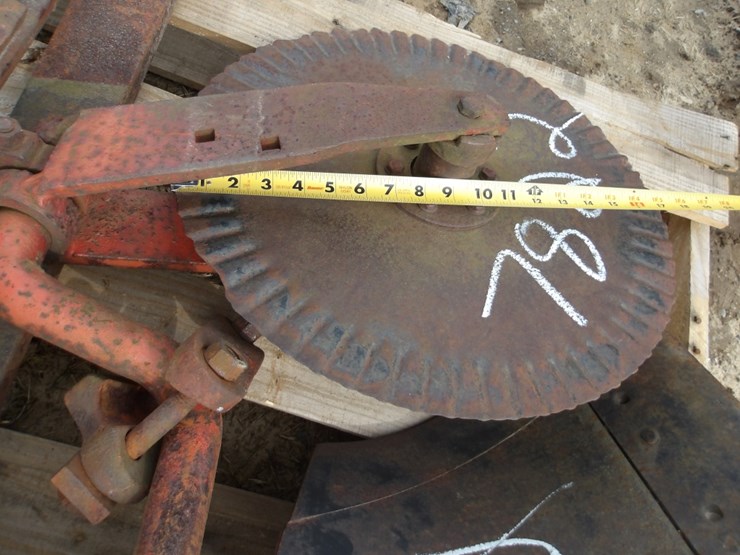 #7822-•-(2)-ac-plow-bottoms-w/-1-coulter-image-6