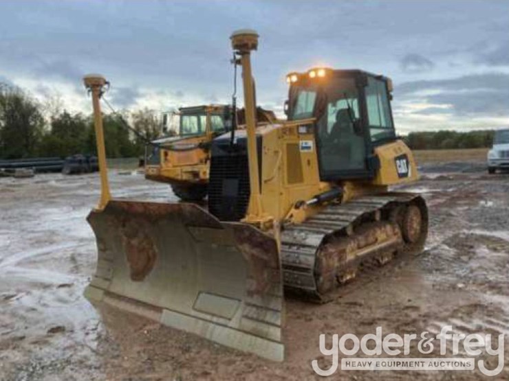 2014-caterpillar-d6k2-xl-image-1