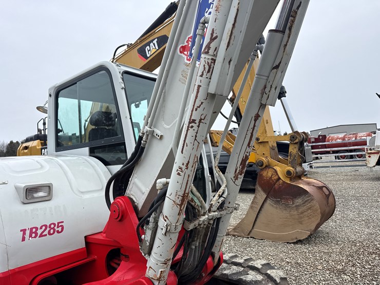 takeuchi-tb285-image-24
