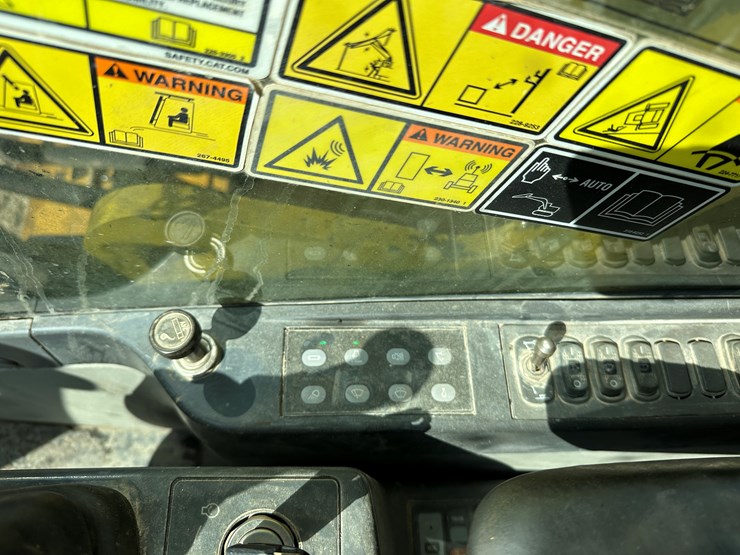 2011-caterpillar-336dl-image-54