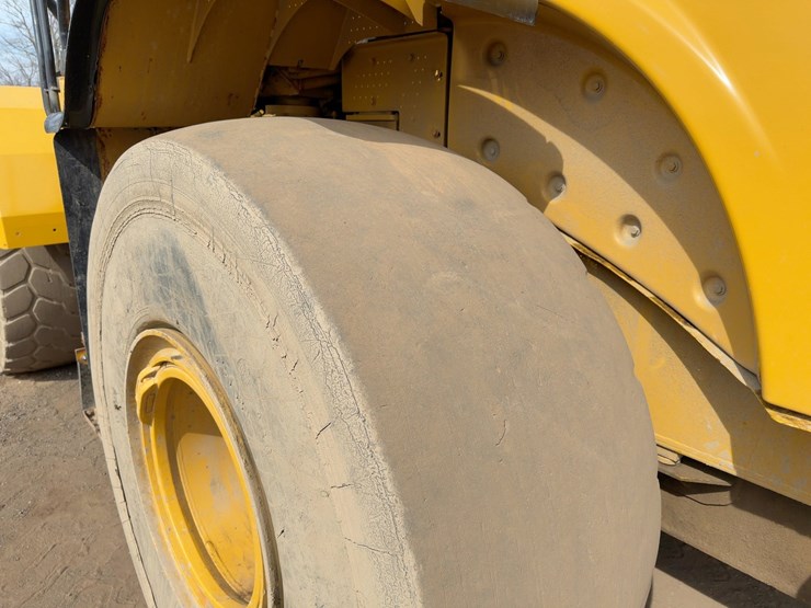 2010-caterpillar-966h-image-14