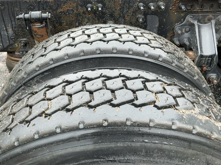 #126-•-2009-volvo-isx-semi-truck-image-74