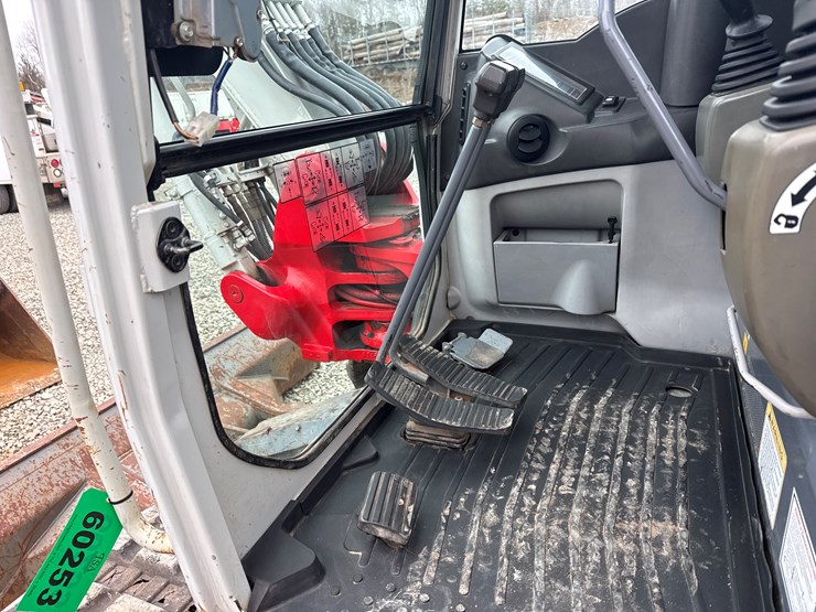 takeuchi-tb285-image-66