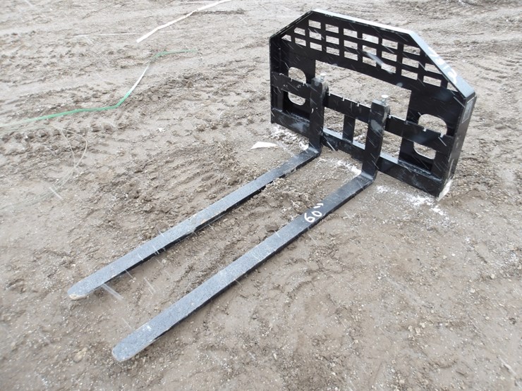 #7812-•-60"-skid-steer-forks-image-3