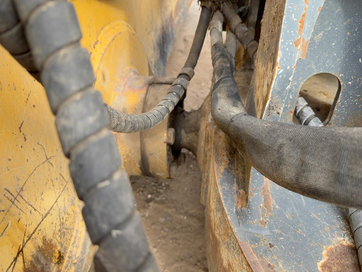 2014-deere-750k-lgp-image-11