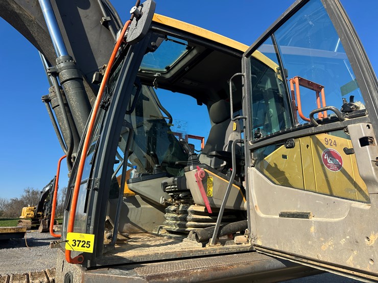 2017-volvo-ec350el-image-46