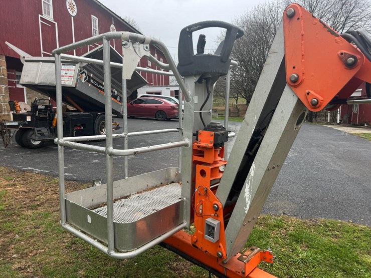 2016-jlg-t500j-image-29