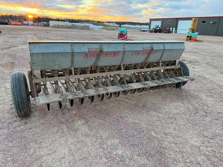 john-deere-b-image-5