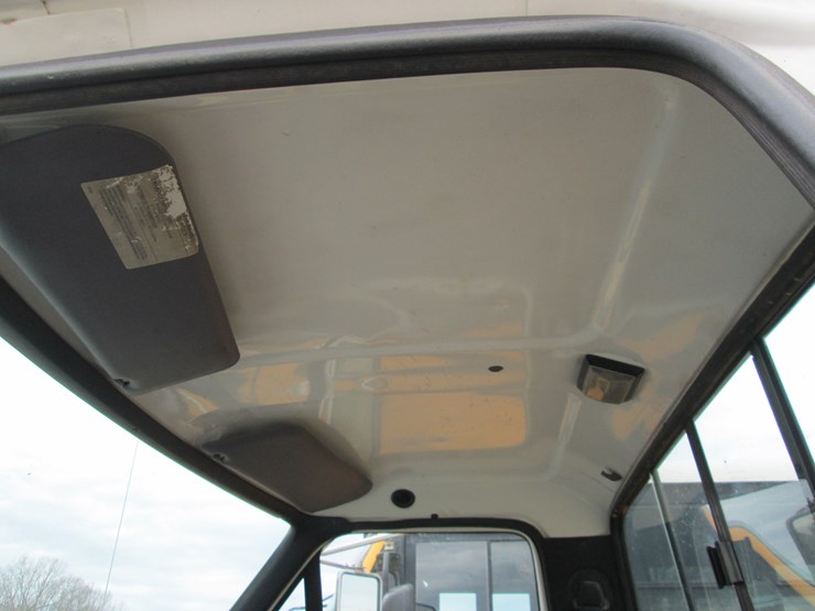 1997-ford-f800-image-36