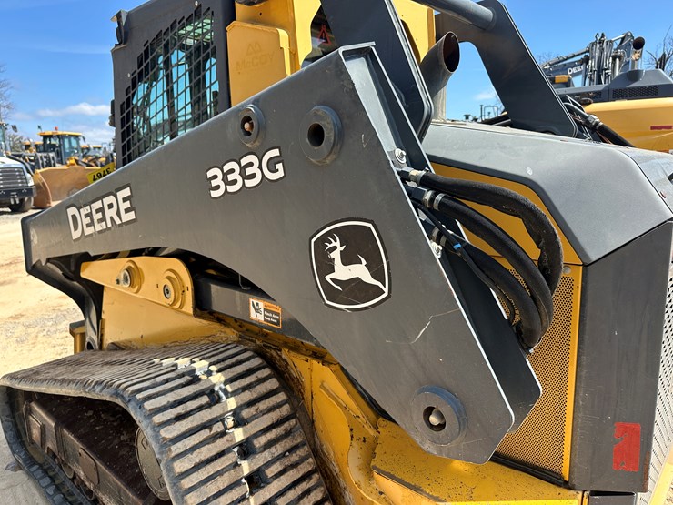 2017-deere-333g-image-15