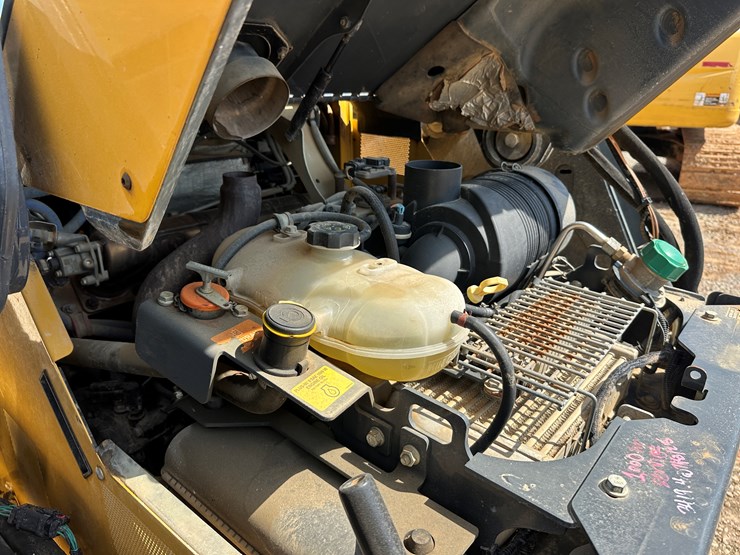 2017-deere-333g-image-26